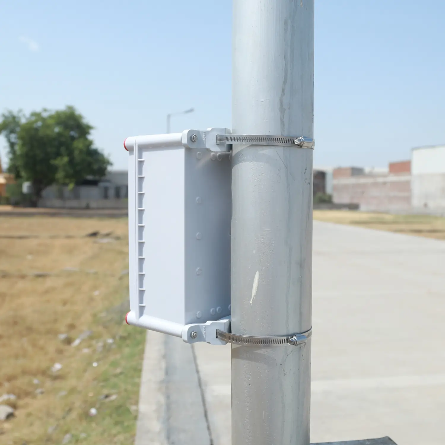 Pole Mounted Enclosure 290x200x130 ABS Grey 3-7 Inch