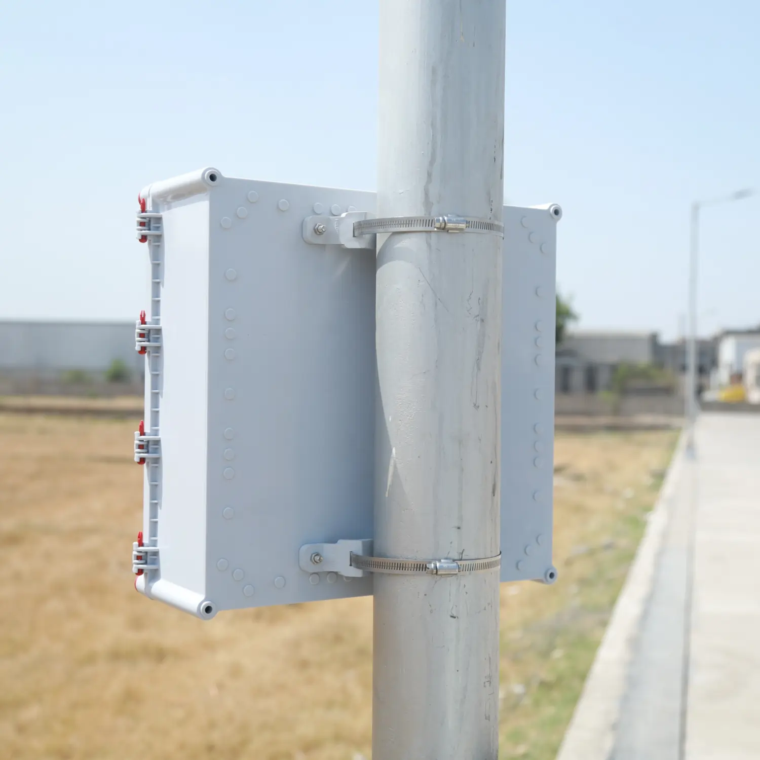 Pole Mounted Enclosure 400x400x160 ABS Grey 3-7 Inch